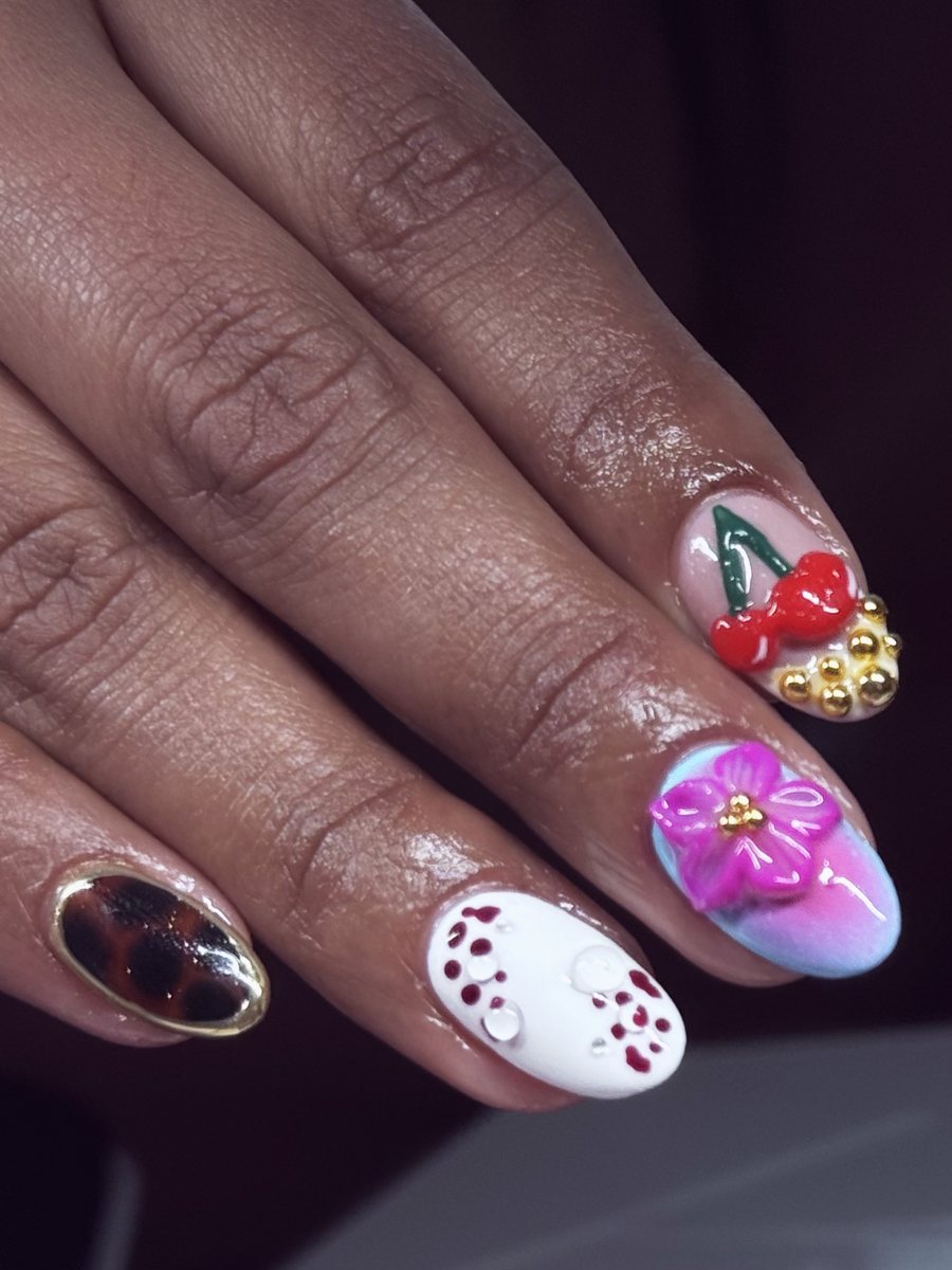 Short almond set with cherries, flowers and charms